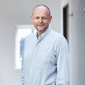 Dr. Dirk Brust